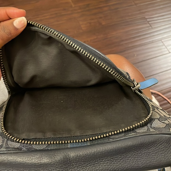 Coach
THOMPSON BELT BAG IN SIGNATURE JACQUARD WITH VARSITY STRIPE - Picture 6 of 8